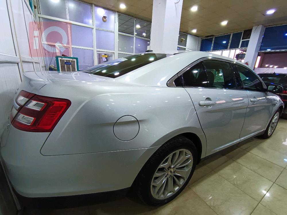 Ford Taurus